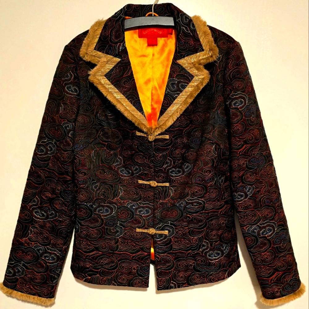 SHANGHAI TANG luxury jacket.  Embroidered clouds, 100% silk, US size 10.